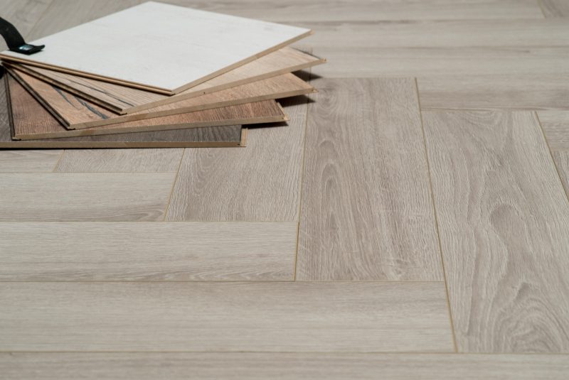 Floer Visgraat Laminaat - Vergrijsd Eiken - Afbeelding 6