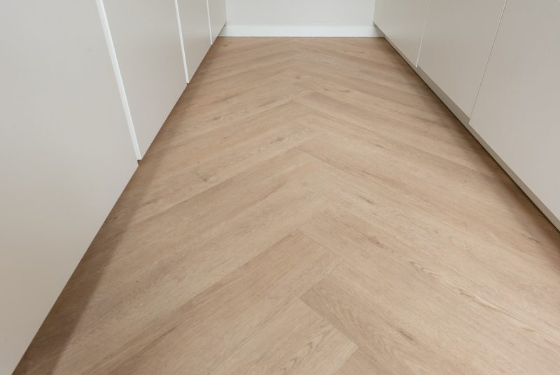 Floer Walvisgraat PVC - Gaia Grijsbeige - Afbeelding 12